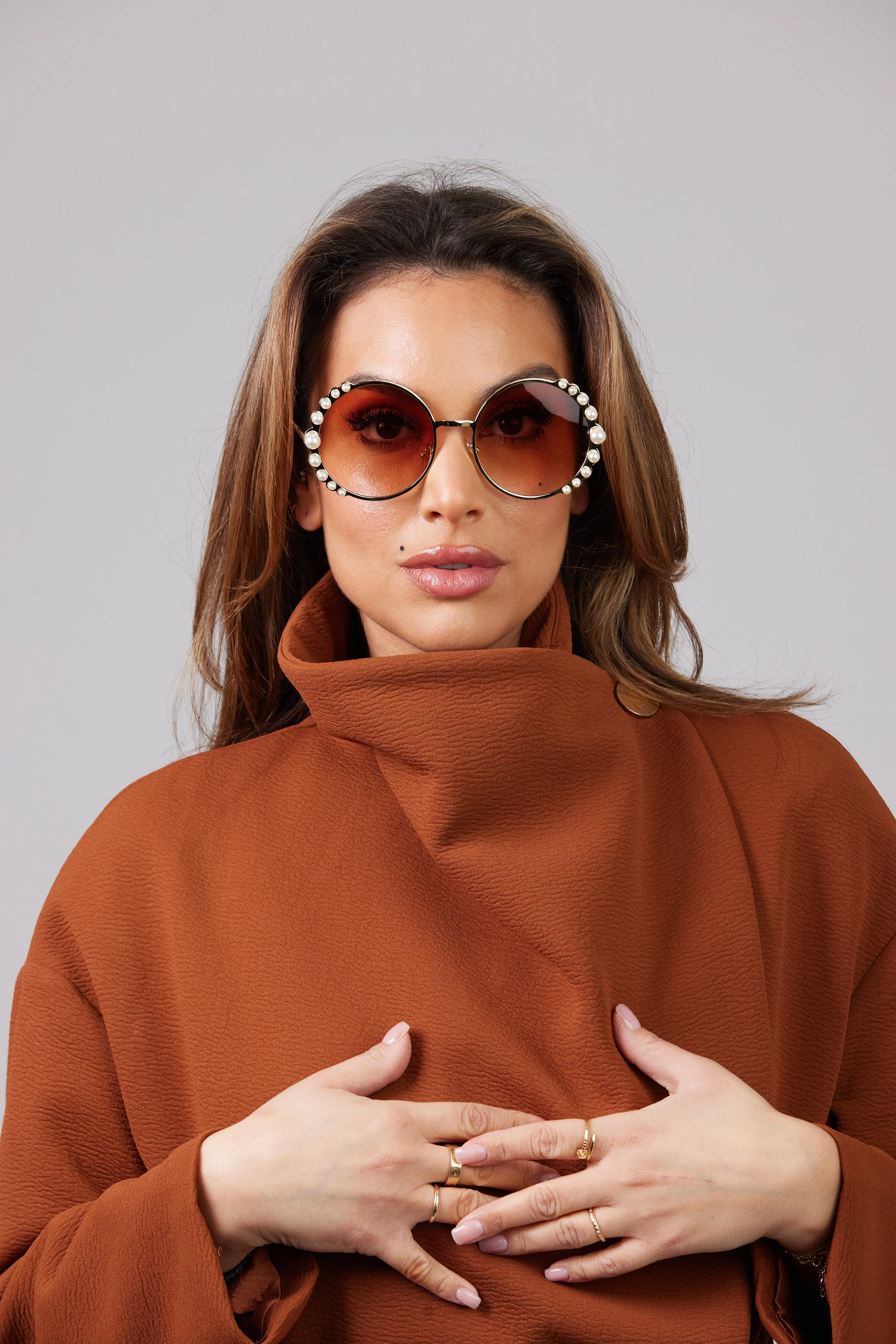 Elegant Pearl-Embellished Round Glasses