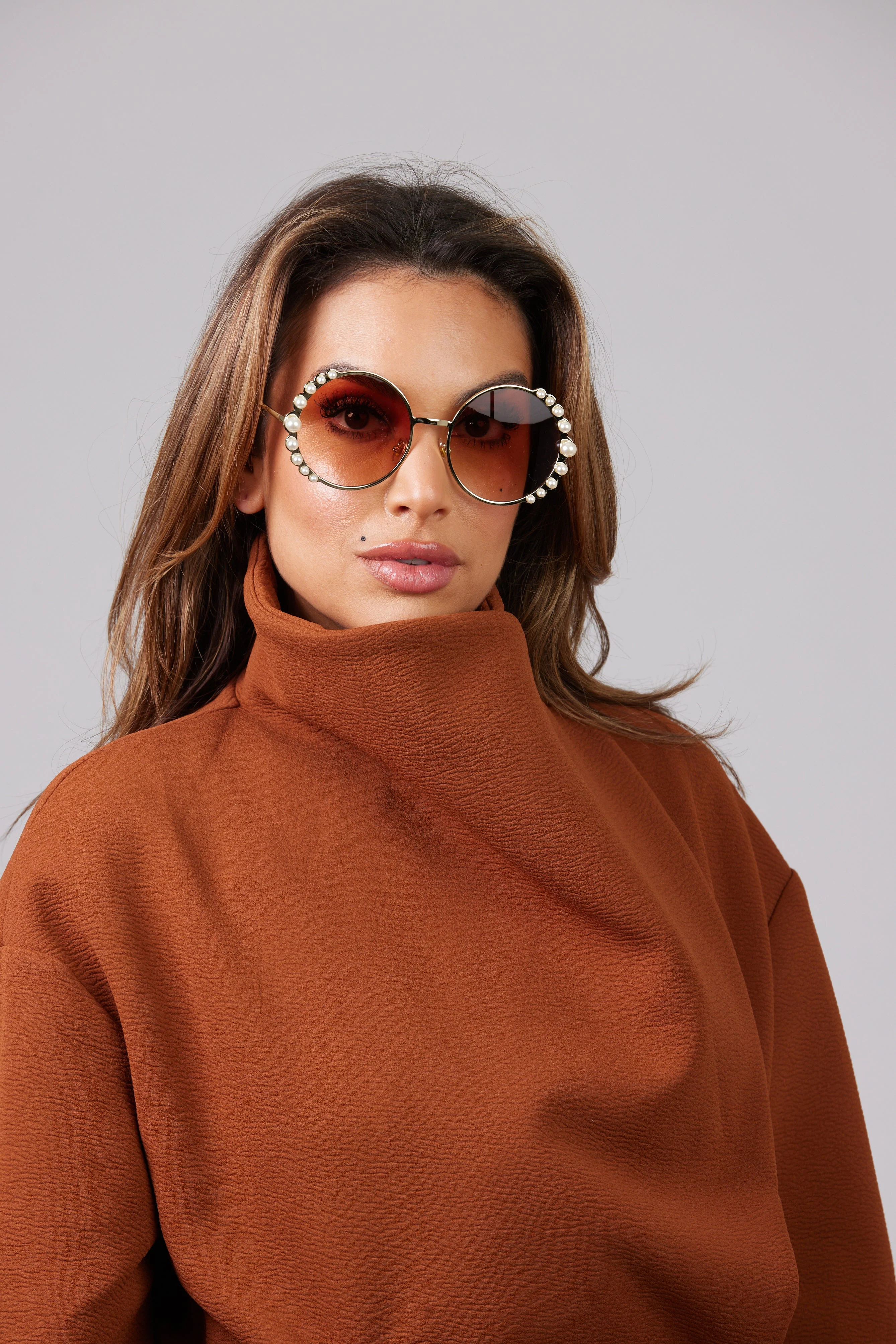 Elegant Pearl-Embellished Round Glasses