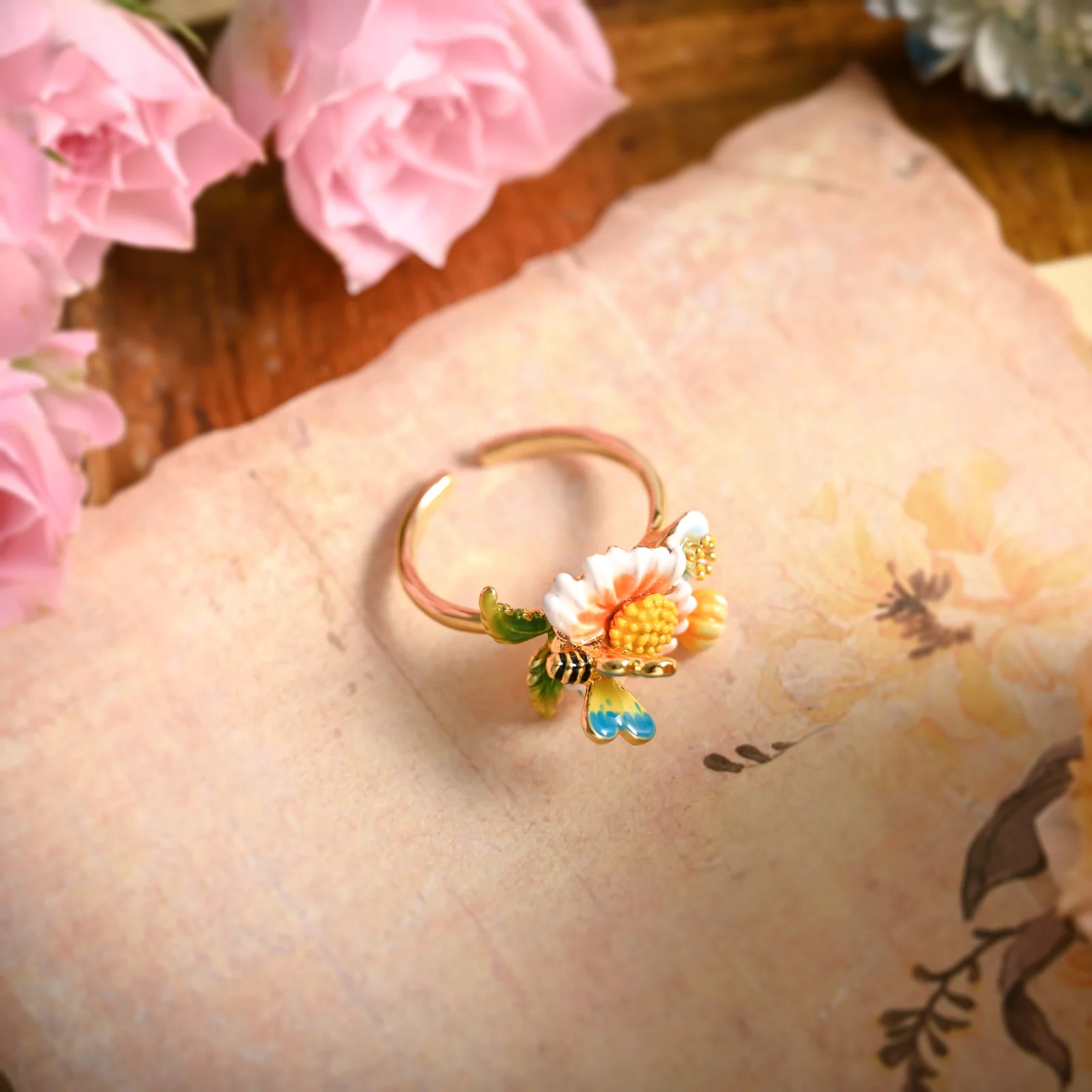 Exquisite Floral & Bee Pattern Adjustable Ring