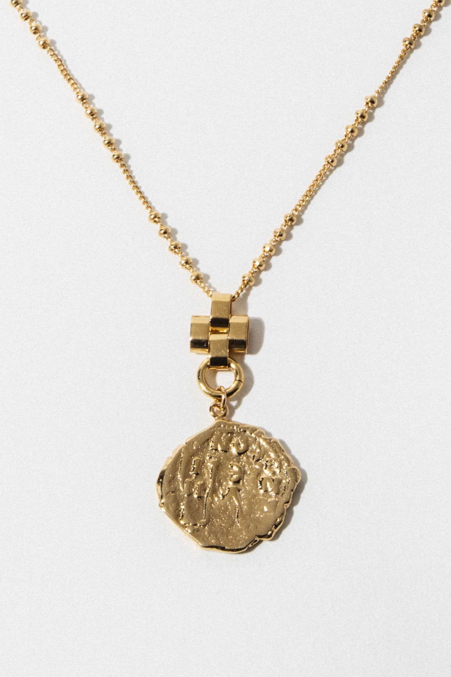 Elegant Vintage-Inspired Pendant Necklace